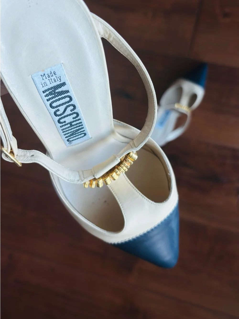 Moschino stylish slingback